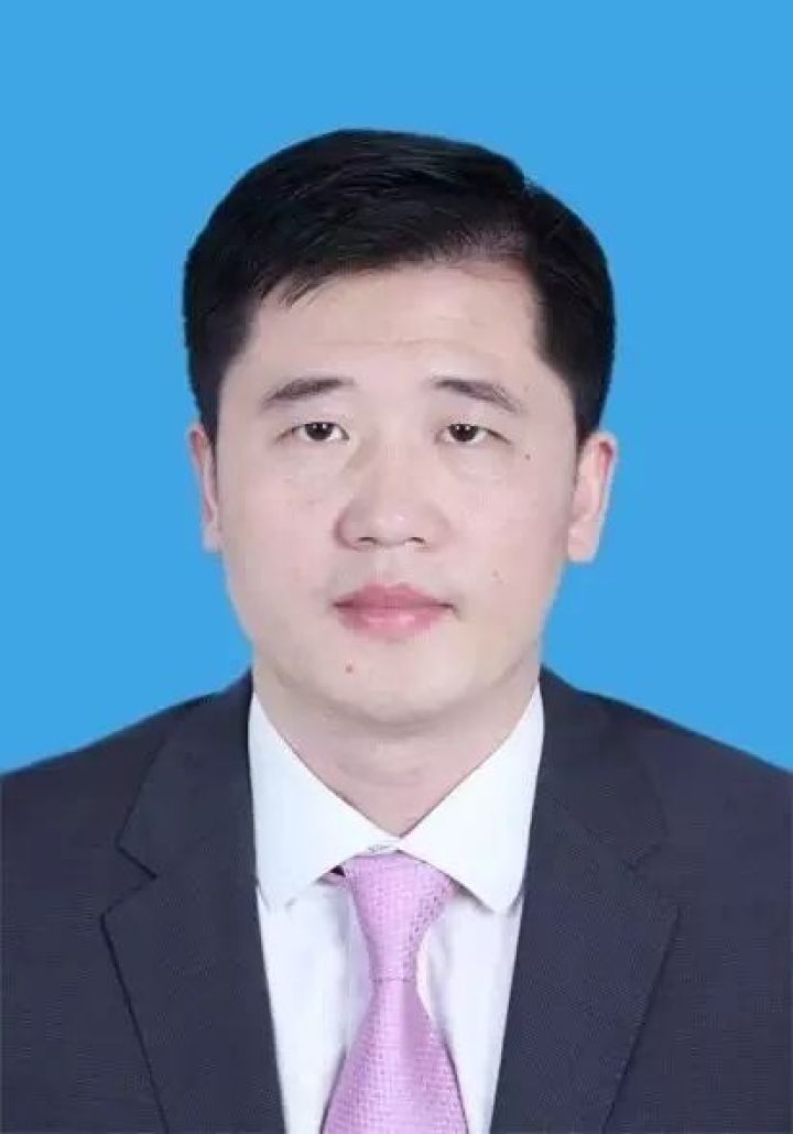 副主任:吴辉 尤佩娟委员:陈健 龚海峰 袁辉 施益兵崇川18日下午,崇川