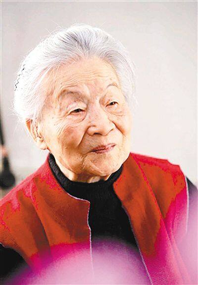 杨绛先生虽然已105岁高龄，但身体一直还不错