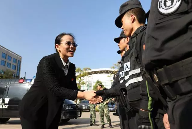 十九大代表马开慧走进警营谈报告