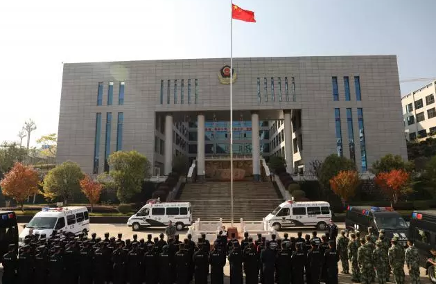 十九大代表马开慧走进警营谈报告