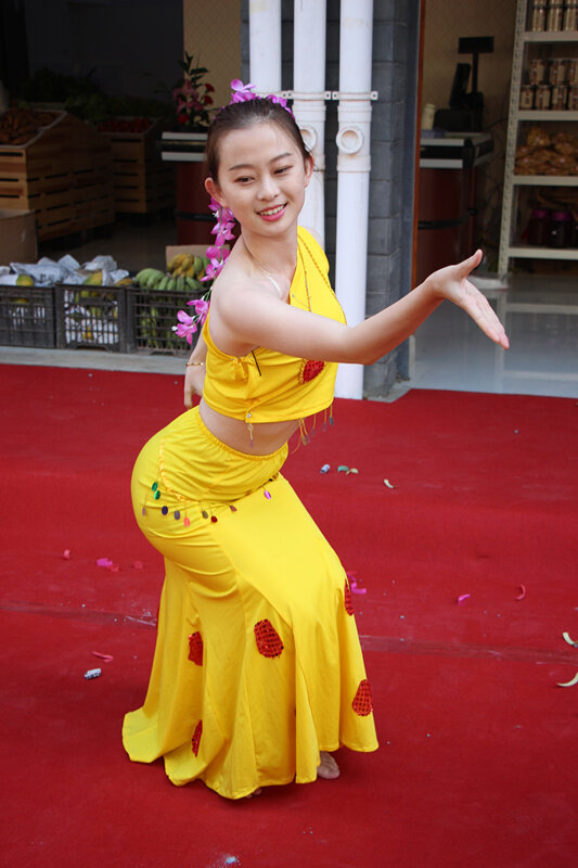 跳舞美女