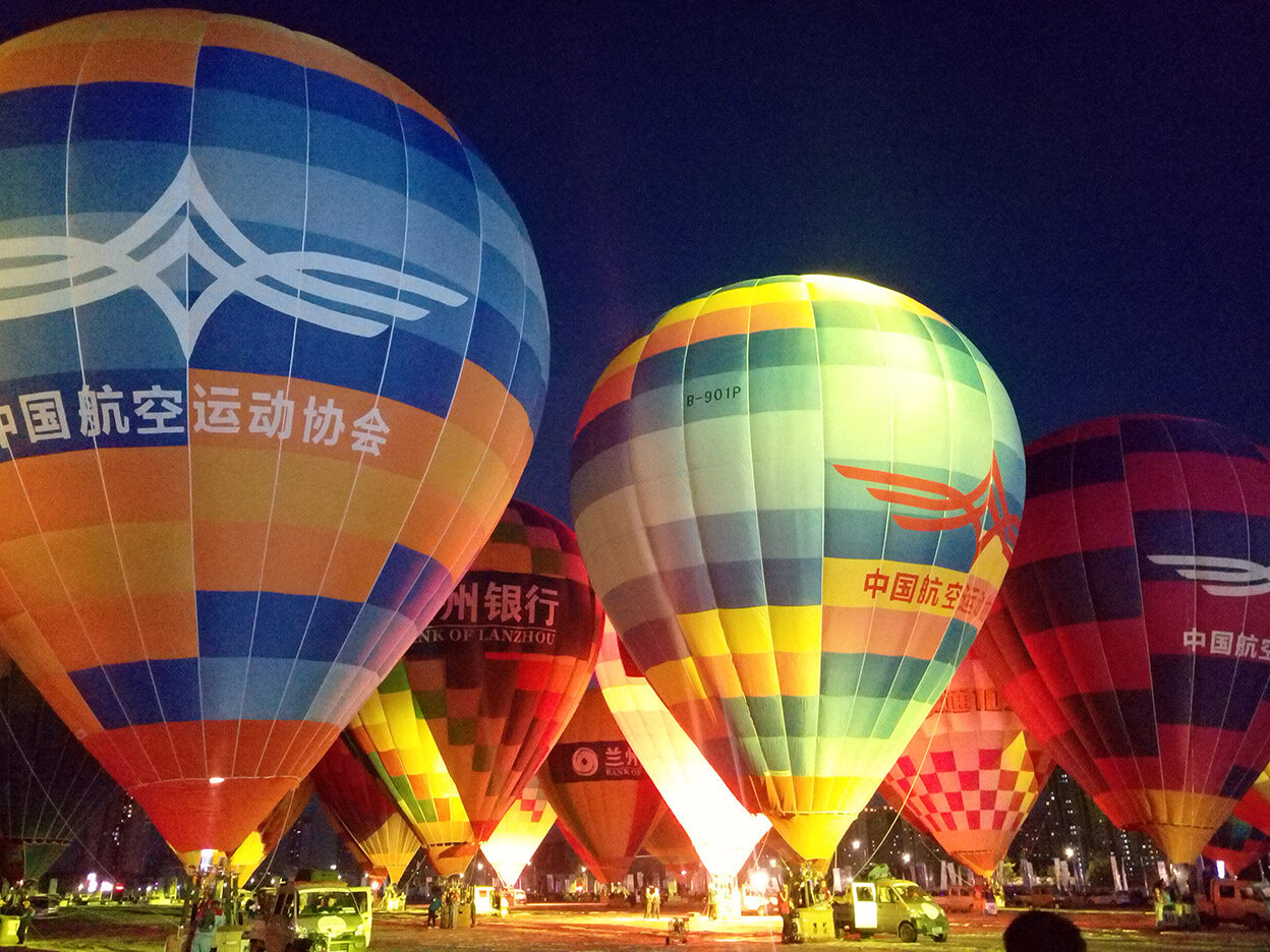 让你看见幸福，世界上最大的热气球节-搜狐