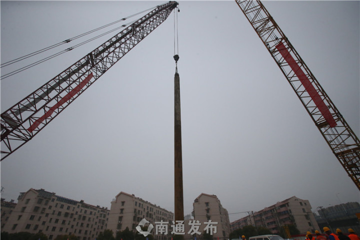 大片丨首幅地连墙钢筋笼吊装成功，南通地铁施工进入实质性阶段_我苏网