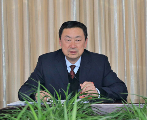 孙荣祥在参加第二组讨论时要求:坚定信心,全面打赢脱贫攻坚总攻仗