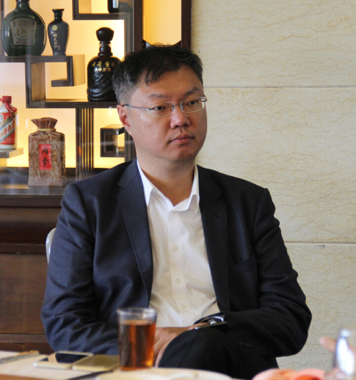 这所医院由香港企业家吴镇明先生投资兴建,是一所按"三级医院"标准